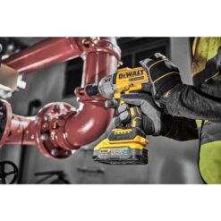 DEWALT 18V Impact Wrench Kit (2x5Ah Powerstack, 1/2", 1396/1898Nm, Hog Ring) - Image 3