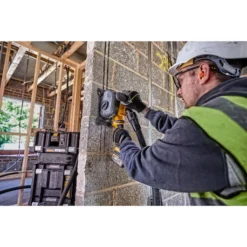 DEWALT 54V Wall Chaser Kit (2x6Ah, 32mm, 125mm) - Image 6
