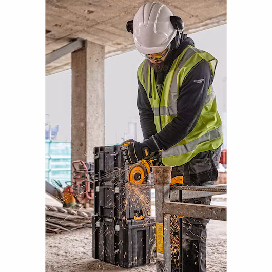 DEWALT 54V Grinder Kit (2x6Ah, 125mm, 2350W) - Image 4