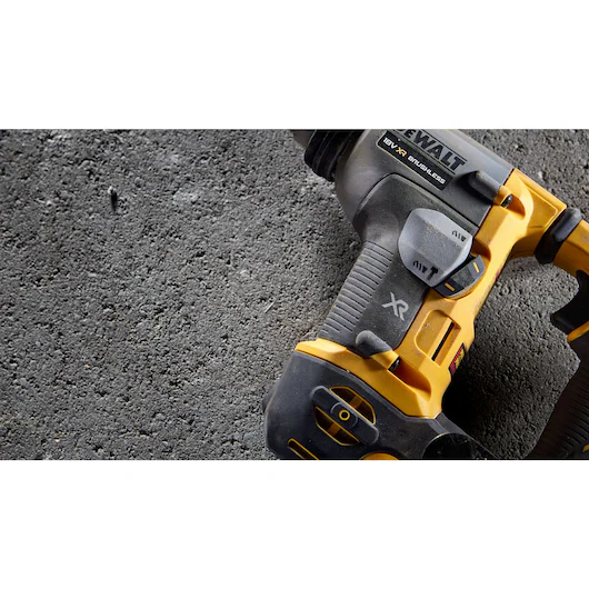 DEWALT 18V SDS-Plus Drill Kit (2x2Ah, 1.4J, 16mm, 2 Mode) - Image 5
