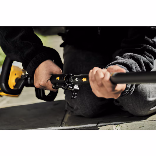 DEWALT 54V Split Boom Head & Strimmer Attachment Kit (1x9Ah, 38cm) - Image 5