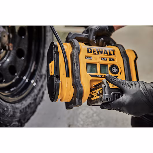 DEWALT 18V Inflator Bare Unit (11 BAR, 160 PSI, 12V/230V) - Image 7