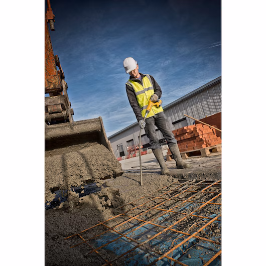 DEWALT 18V Concrete Vibrator Bare Unit (1.2m) - Image 2