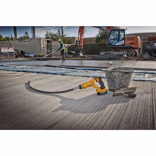 DEWALT 18V Concrete Vibrator Bare Unit (1.2m) - Image 3