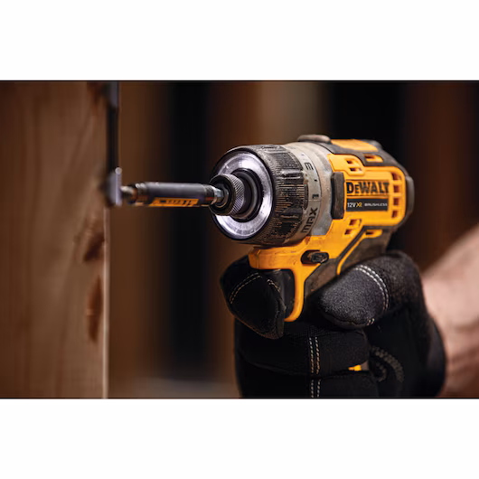 DEWALT 12V Screwdriver Kit (2x2Ah, 8Nm) - Image 4
