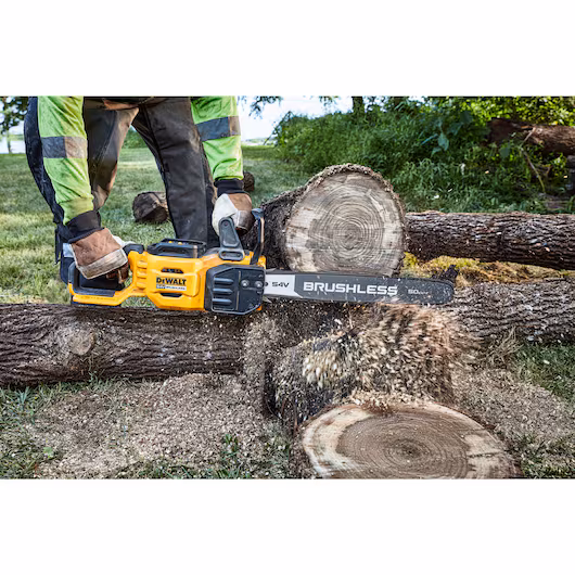 DEWALT 54V Chainsaw Kit (1x9Ah, 50cm) - Image 5