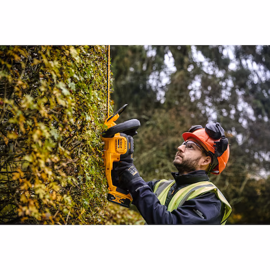 DEWALT 18V Hedge Trimmer Bare Unit (55cm, 25mm) - Image 4