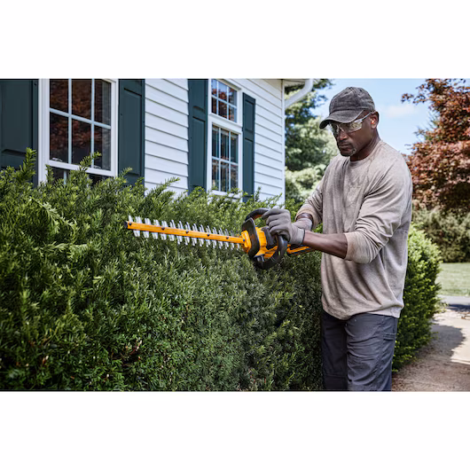 DEWALT 54V Hedge Trimmer Bare Unit (65cm, 31mm) - Image 6