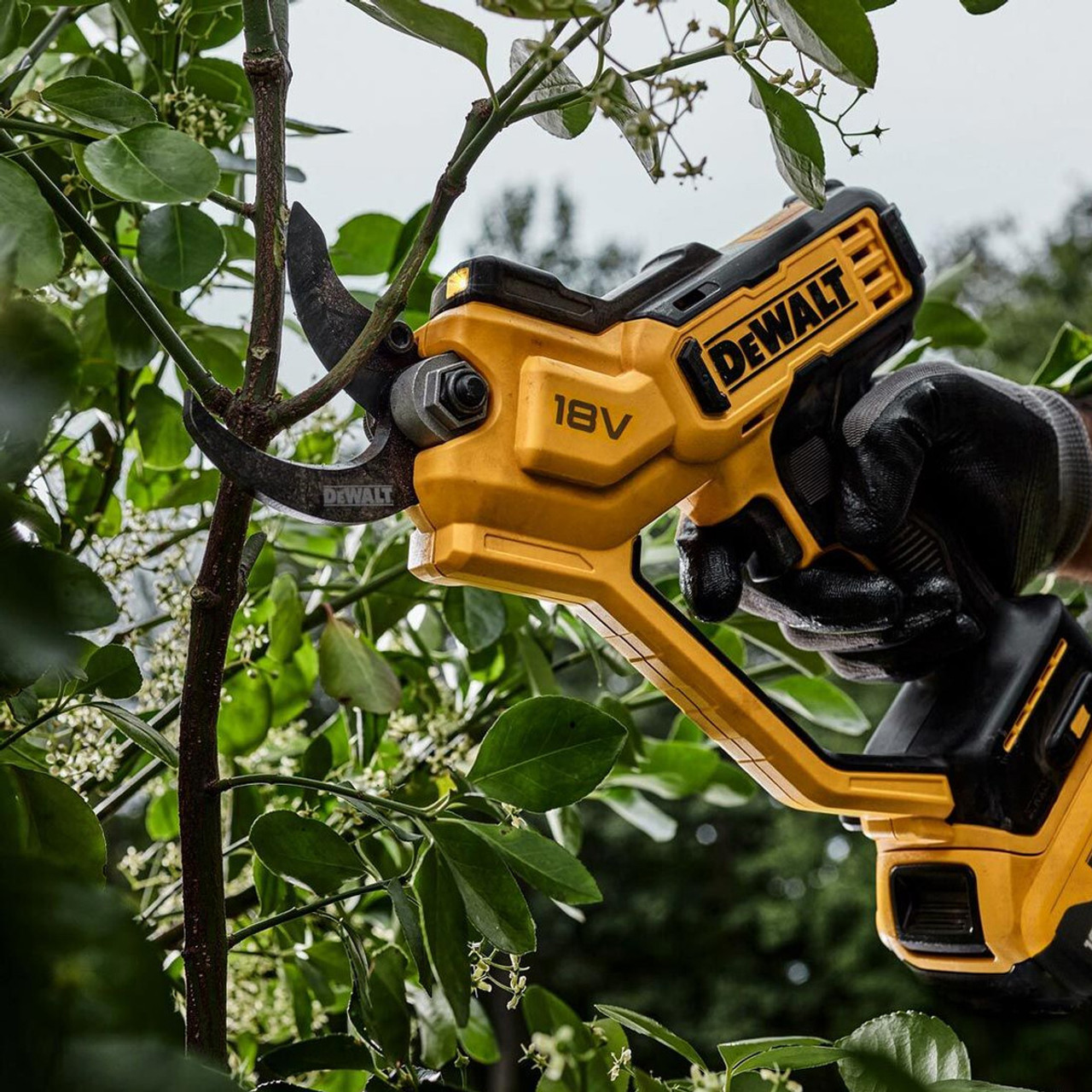 DEWALT 18V Power Pruner Bare Unit (38mm) - Image 3