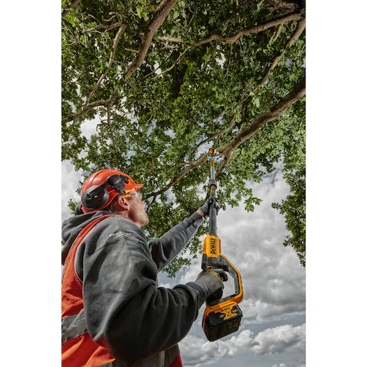 DEWALT 18V Pole Saw Bare Unit (20cm, 4.5m) - Image 6