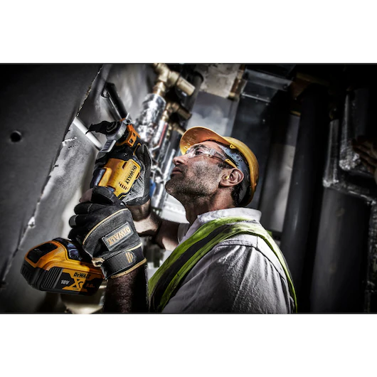 DEWALT 18V Multi-Tool Kit (2x5Ah, 3 Speed, +Accesories) - Image 3