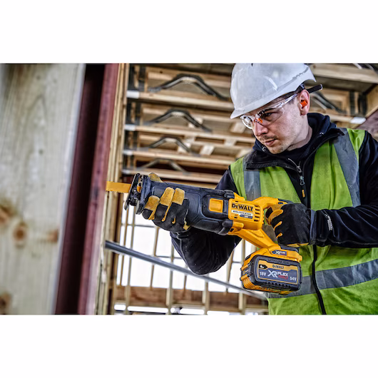 DEWALT 54V Recip Saw Kit (28.6mm, 2x6Ah) - Image 5