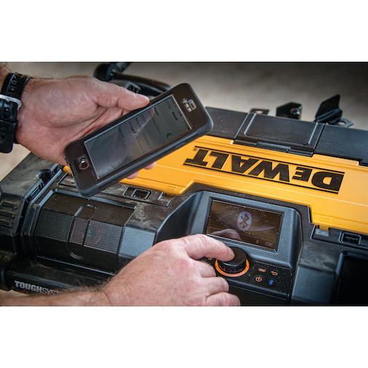 DEWALT 12V/18V/220V Toughsystem Jobsite Bluetooth Radio (Charger) - Image 3