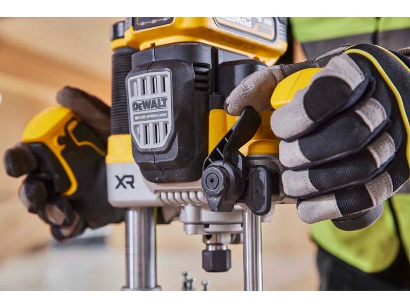 DEWALT 18V Router Kit (2x5Ah Powerstack, 1/2", 70mm) - Image 7