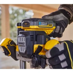DEWALT 18V Router Kit (2x5Ah Powerstack, 1/2", 70mm) - Image 9