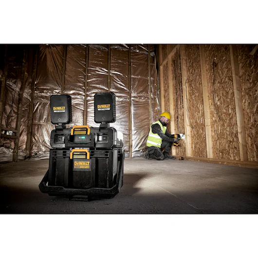 DEWALT Toughsystem 2.0 Adjustable Work Light with Storage (18V, 4000L) - Image 6