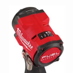 MILWAUKEE 12V Impact Wrench Kit (2x5ah, 3/8", 745Nm, Hog Ring, Fuel, M12FCIWF38G3-502X) - Image 4