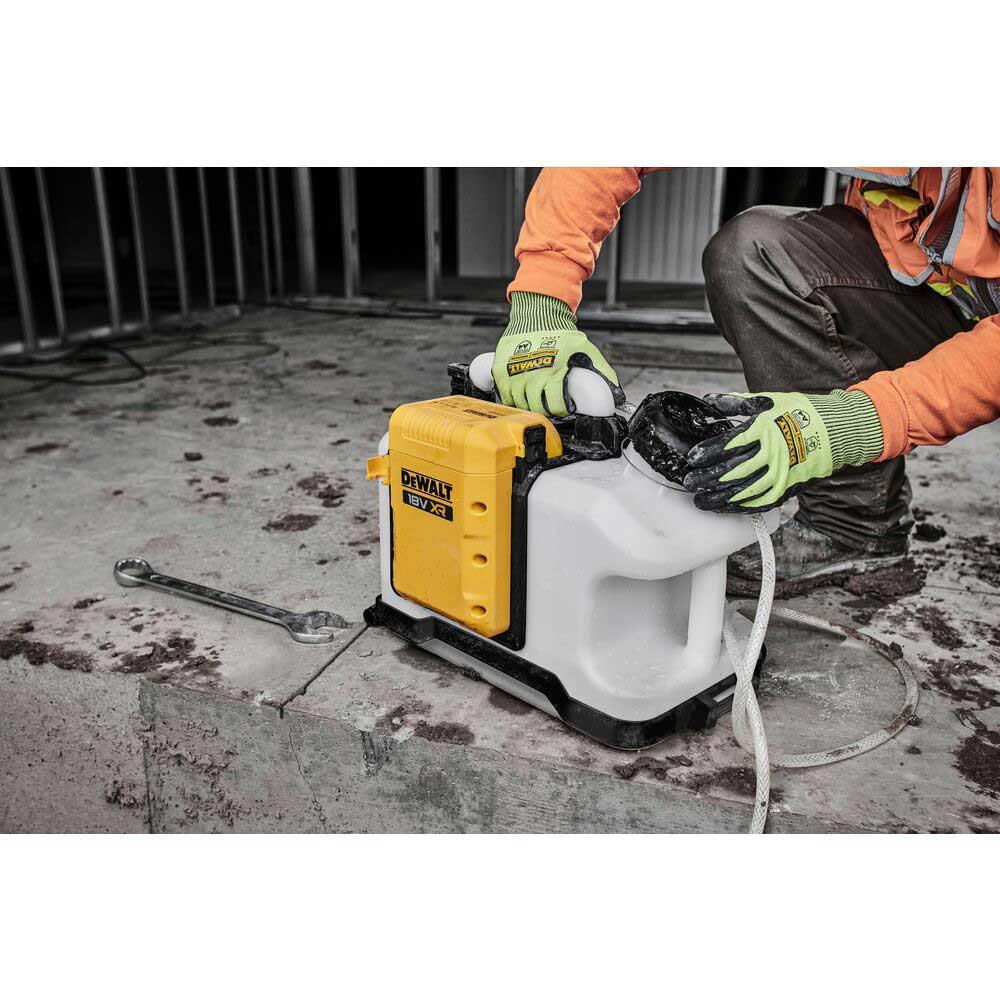 DEWALT 18V Water Tank Bare Unit (15L) - Image 3