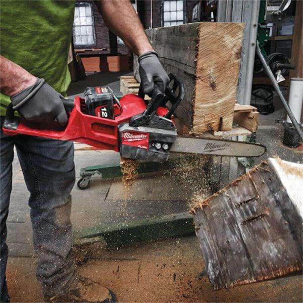 MILWAUKEE 18V Chainsaw Bare Unit (30cm, M18FCHSC-0) - Image 3
