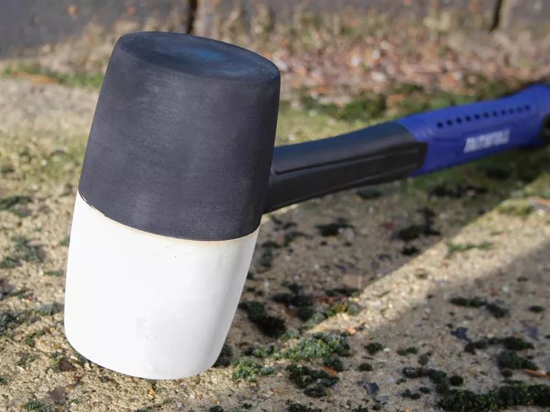 FAITHFULL Black & White Fibreglass Mallet (908g/32oz/2lb) - Image 3
