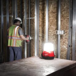 MILWAUKEE 18V Area Light Bare Unit (2200L, M18TAL-0) - Image 3