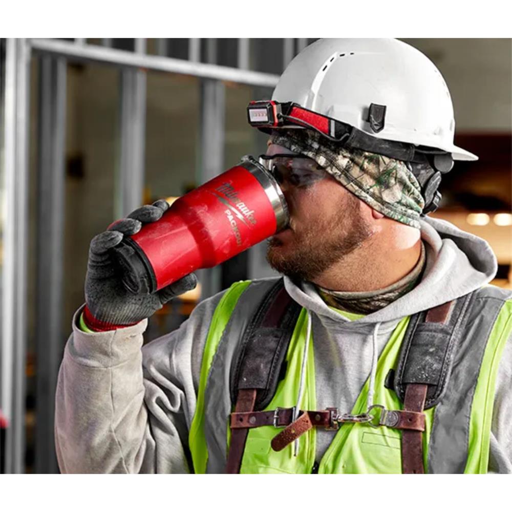 MILWAUKEE Packout Insulated Tumbler (887ml, Red) - Image 4