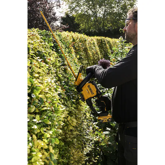 DEWALT 18V Hedge Trimmer Bare Unit (60cm, 25mm) - Image 5