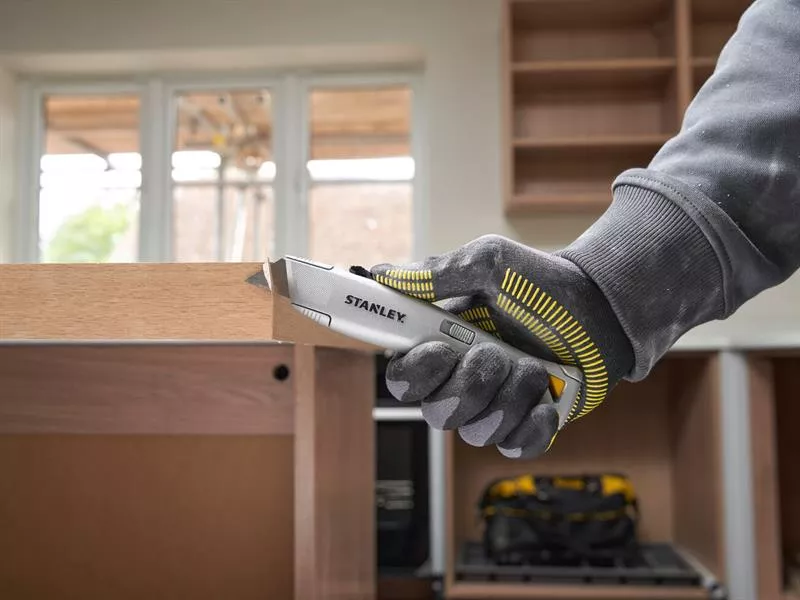STANLEY Heavy Duty Retractable Trade Knife - Image 4