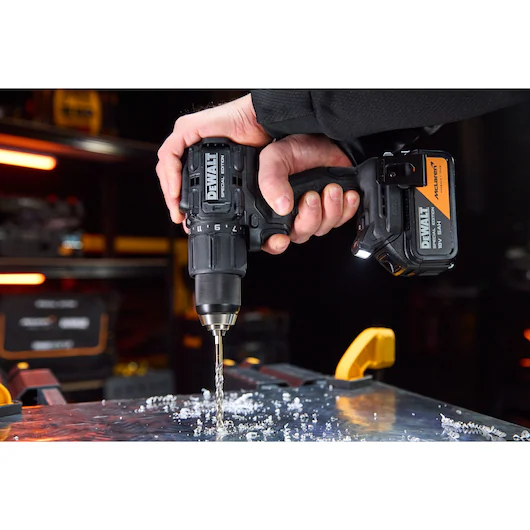 DeWalt McLaren 18v XR Combi Drill Kit (2x5Ah, 90Nm, 2 Speed,ANTI ROTATION SYSTEM) - Image 5