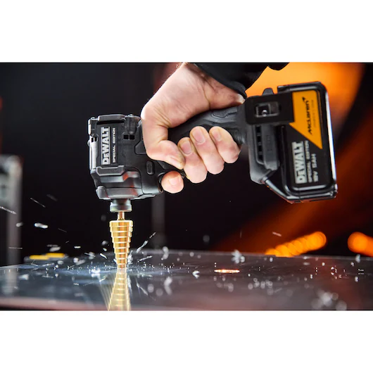 DeWalt McLaren 18v XR Impact Driver Kit (2x5Ah, 206Nm) - Image 4