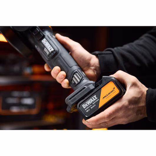 DeWalt McLaren 18v XR Grinder Kit (1x5Ah, 125mm) - Image 5