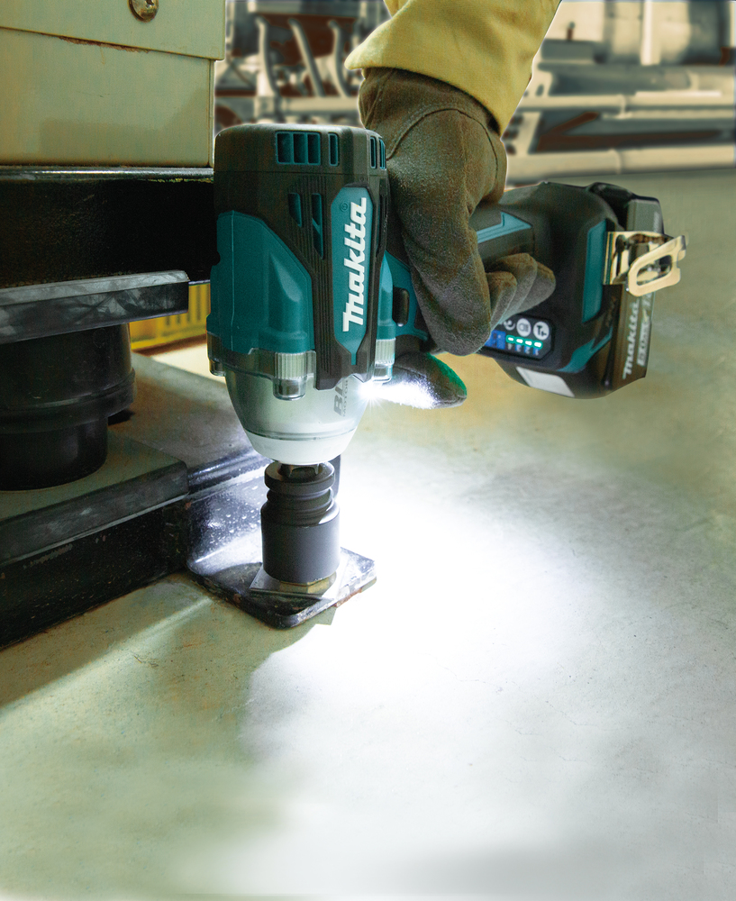 MAKITA 18V Impact Wrench Kit (2x5Ah, 1/2", 580Nm) - Image 6